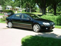 VOLKSWAGEN PHAETON black