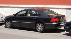 VOLKSWAGEN PHAETON black