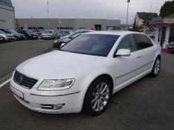 VOLKSWAGEN PHAETON white