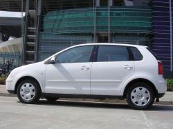 VOLKSWAGEN POLO white