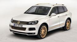 VOLKSWAGEN RACE TOUAREG white