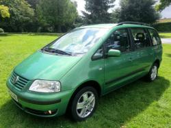 VOLKSWAGEN SHARAN green