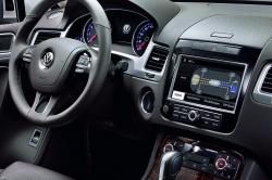 VOLKSWAGEN TOUAREG interior