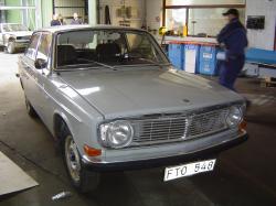 VOLVO 140 brown