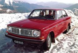 VOLVO 140 red