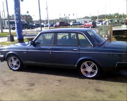 VOLVO 240 blue