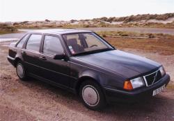 VOLVO 440 brown