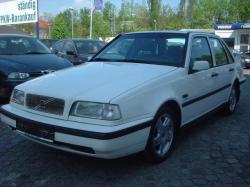 VOLVO 440 white