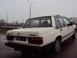 VOLVO 740 white