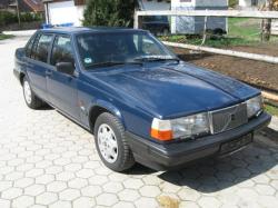 VOLVO 940 blue