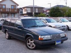 VOLVO 940 green