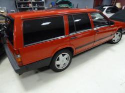 VOLVO 940 red