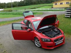 VOLVO C30 red