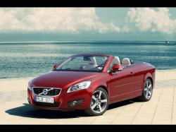 VOLVO C70 red