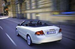 VOLVO C70 white