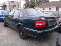 VOLVO S 70 green