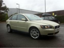 VOLVO S40 green