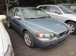 VOLVO S60 green