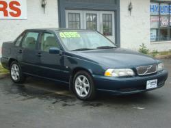 VOLVO S70 green