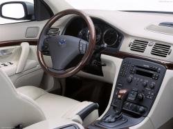 VOLVO S80 interior