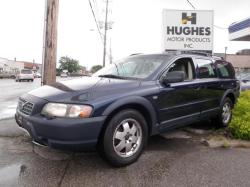 VOLVO V 70 blue