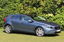 VOLVO V40 brown