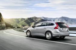 VOLVO V40 green