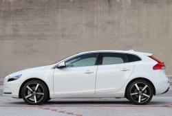 volvo v40