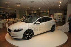 VOLVO V40 white