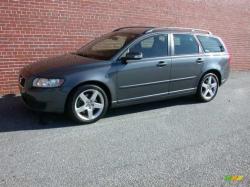 VOLVO V50 green