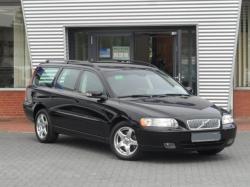 VOLVO V70 black