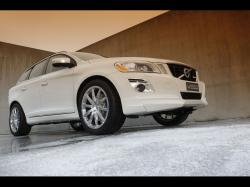 VOLVO XC 60 white