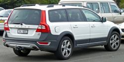 VOLVO XC 70 white