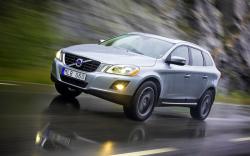 VOLVO XC60 silver