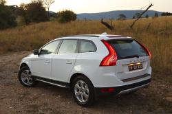 VOLVO XC60 white