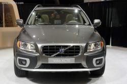 VOLVO XC70 brown