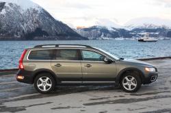 VOLVO XC70 green