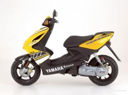 YAMAHA AEROX black