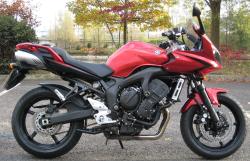 YAMAHA FZ6 red