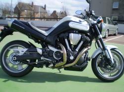 YAMAHA MT-01 white