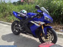 YAMAHA R1 1000 blue