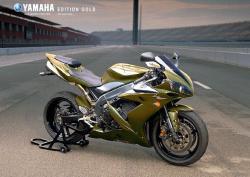 YAMAHA R1 1000 green