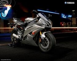 YAMAHA R6 silver