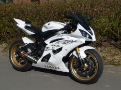 YAMAHA R6 white