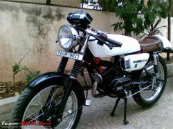 YAMAHA RX 100 white