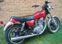 YAMAHA SR 500 red