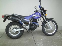 YAMAHA TW200 blue