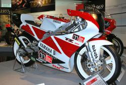 YAMAHA TZ 125 red