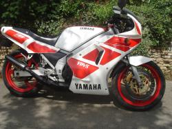 YAMAHA TZR white