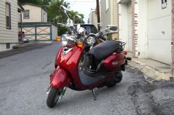 YAMAHA VINO red